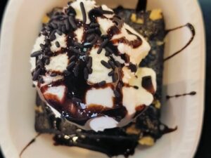 brownie with ice cream