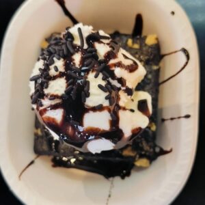 brownie with ice cream