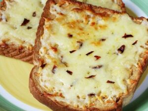 paneer masala garlic bread